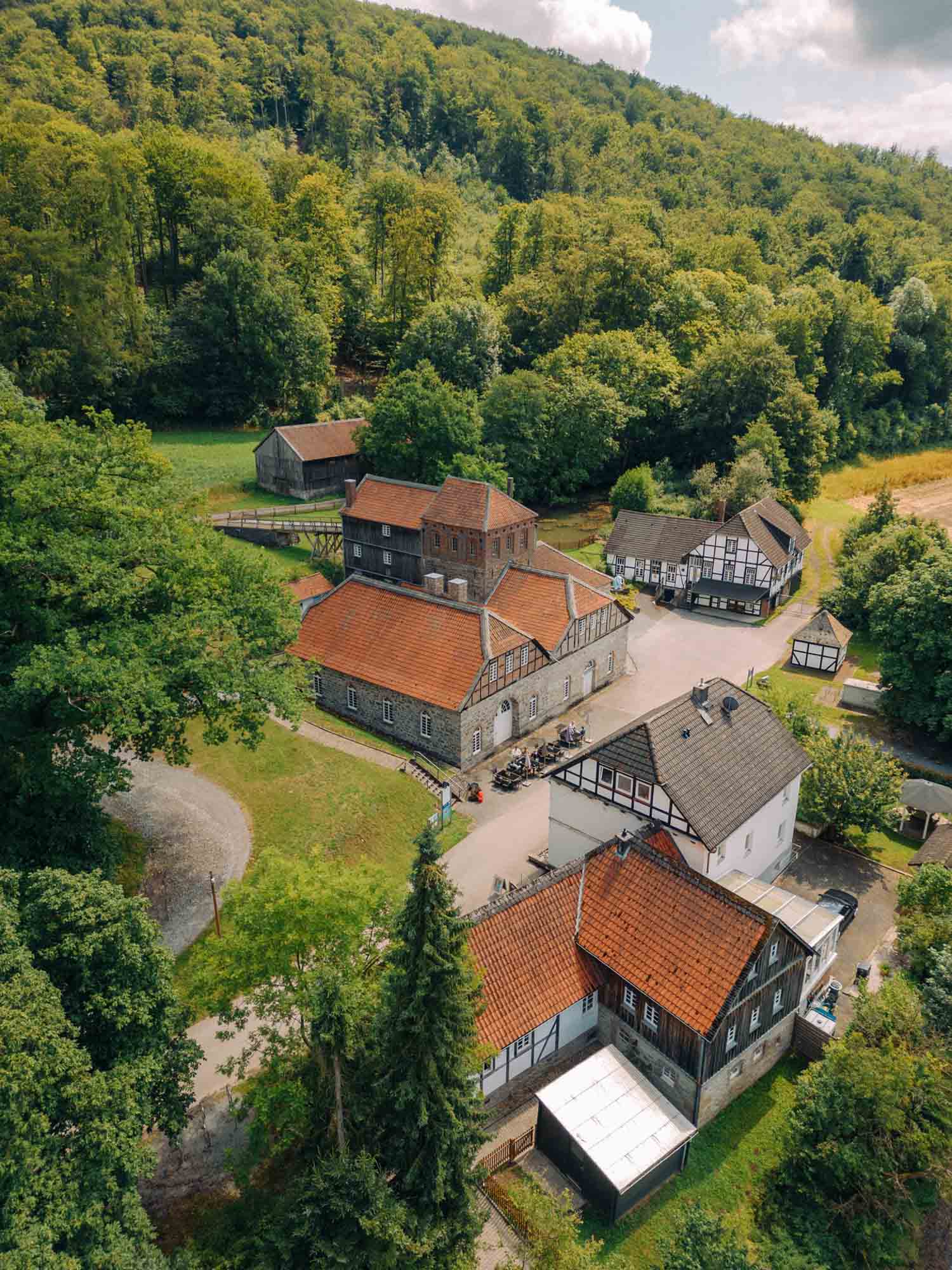 Luftbild der Luisenhütte im Märkischen Sauerland