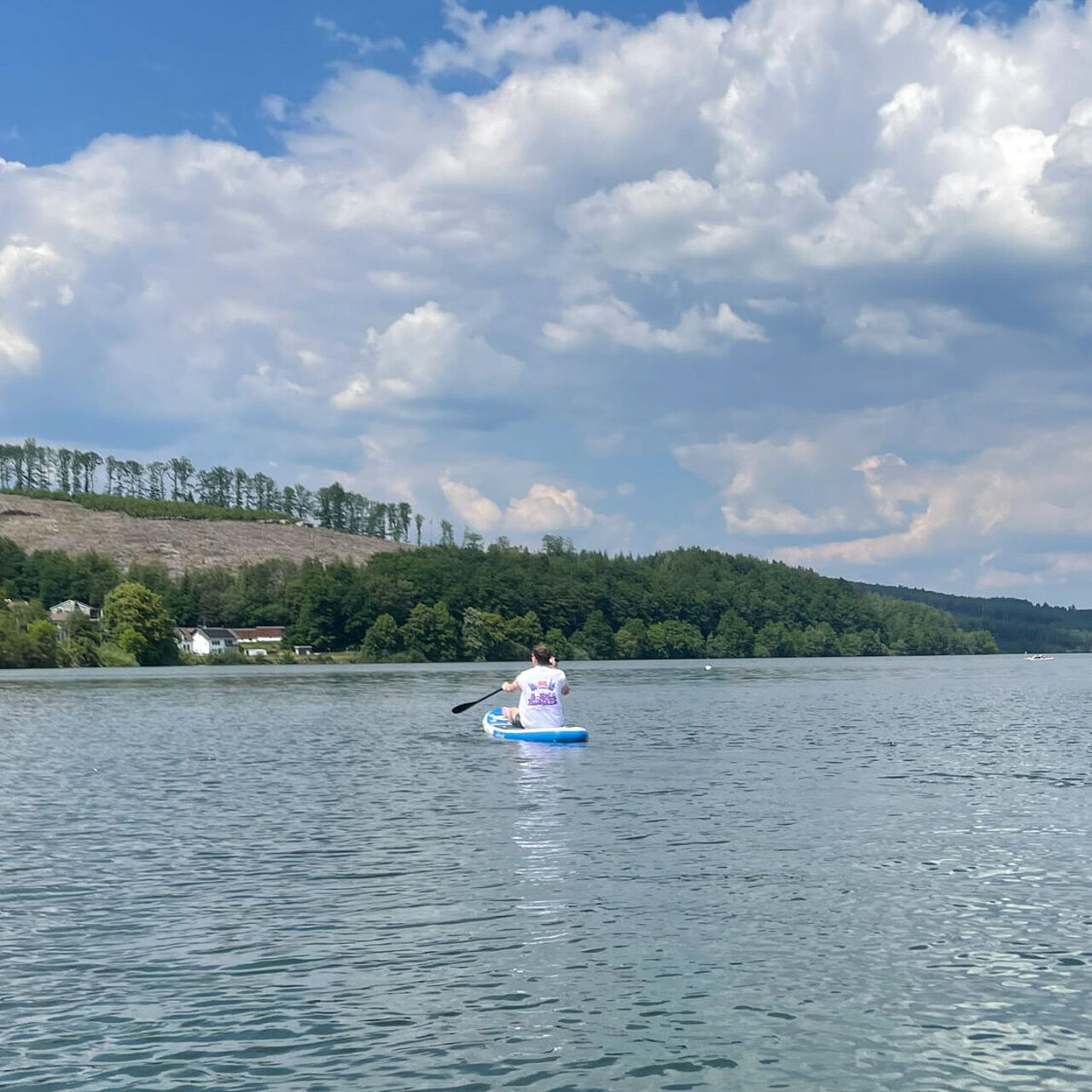 Badestelle an der Listertalsperre im Märkischen Sauerland