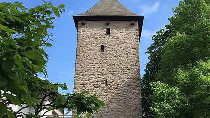 Poenigeturm: Größer Stadtturm in Menden im Märkischen Sauerland