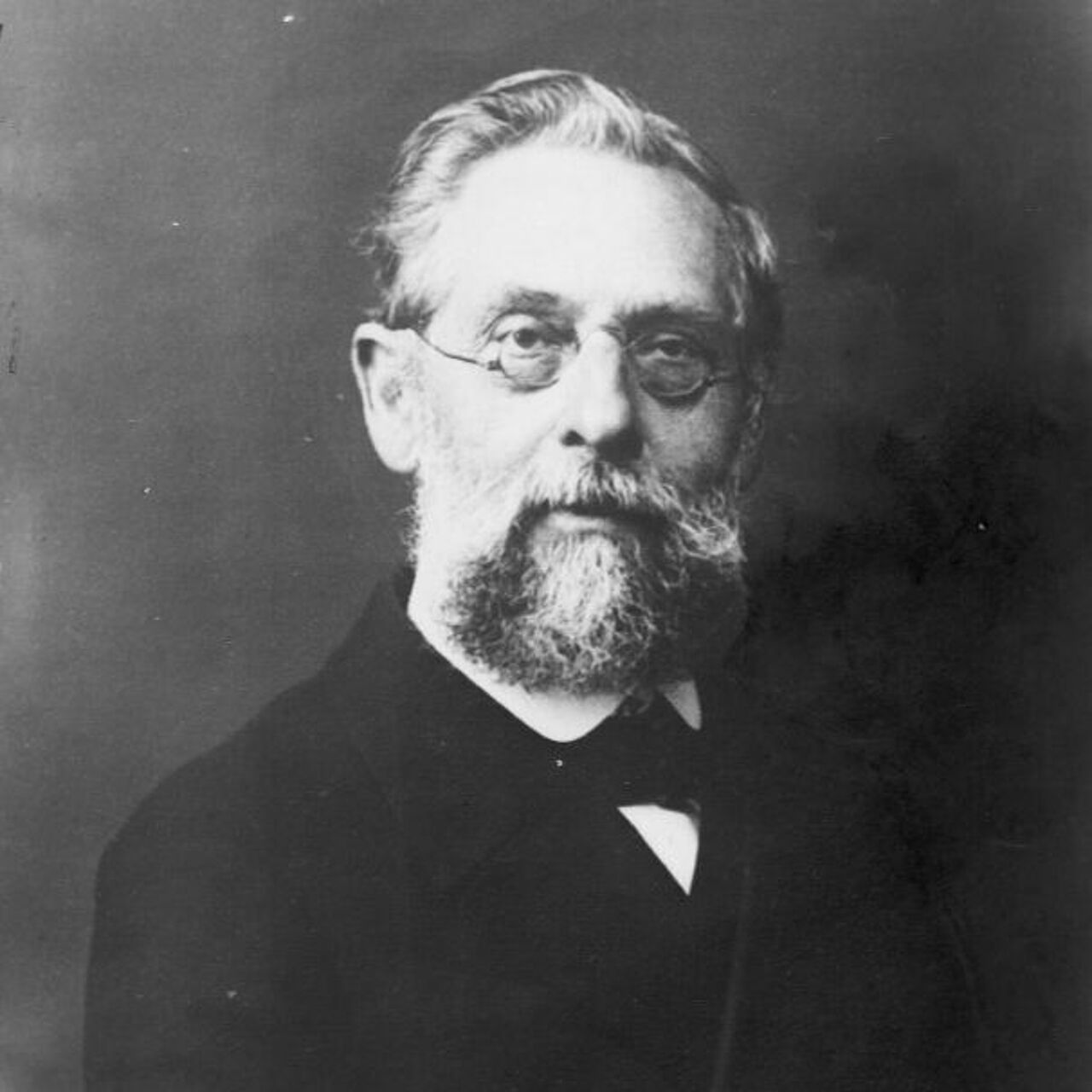 Historisches Portrait von Dr. Friedrich Deisting aus Kierspe