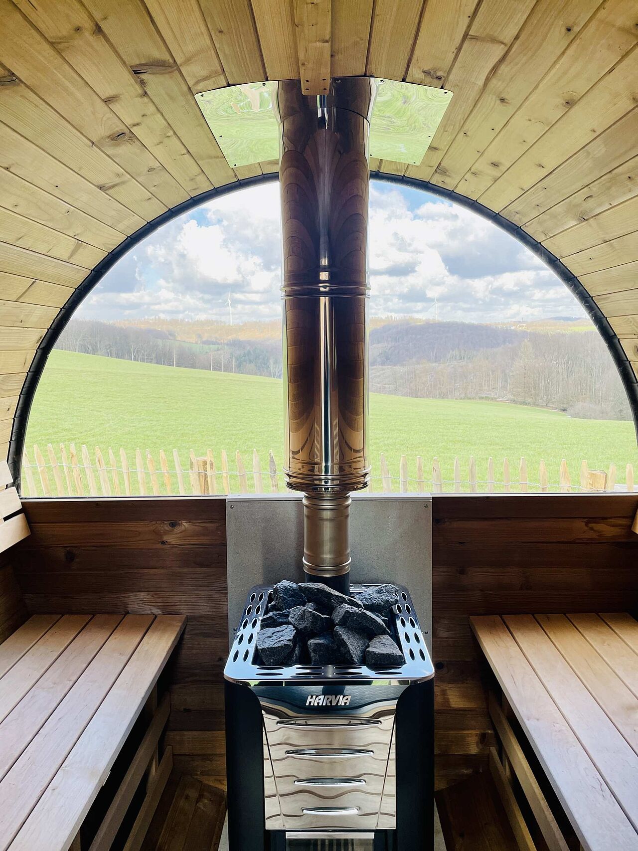 Der wunderschöne Panoramablick aus der Sauna