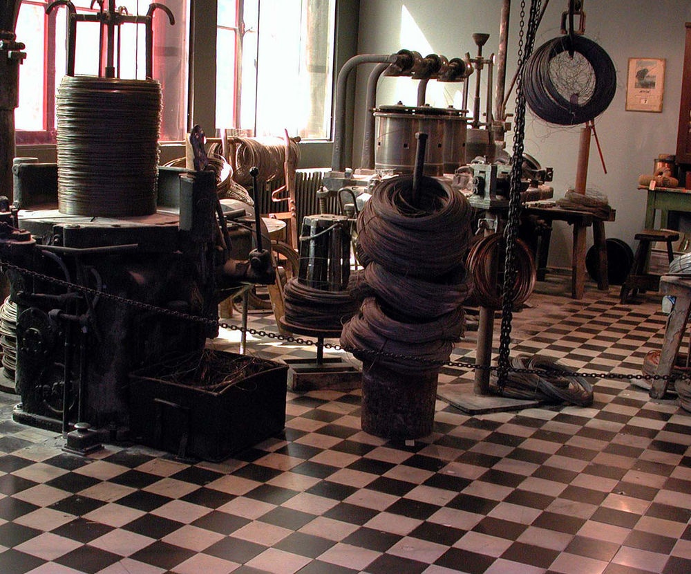 Historische Drahtziehmaschine Deutsches Drahtmuseu