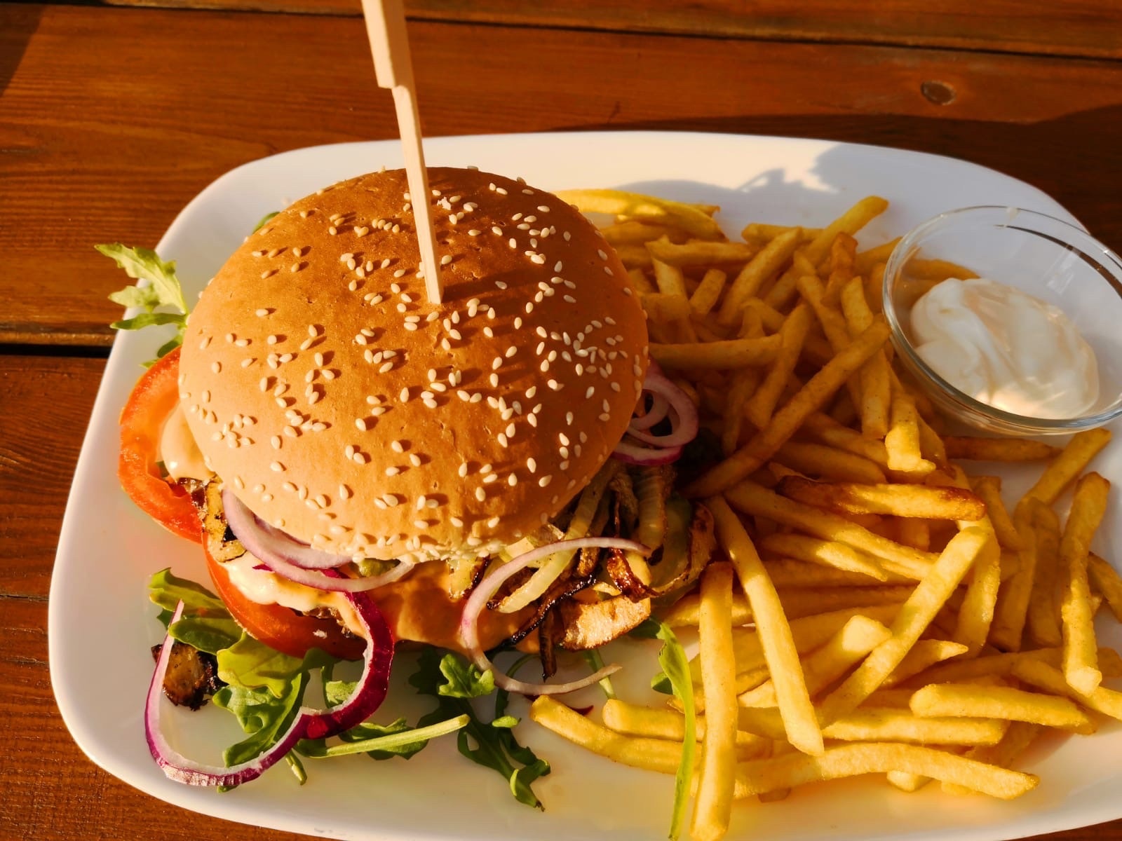 Der Nöckel-Burger - © Pension & Restaurant Haus zum Nöckel