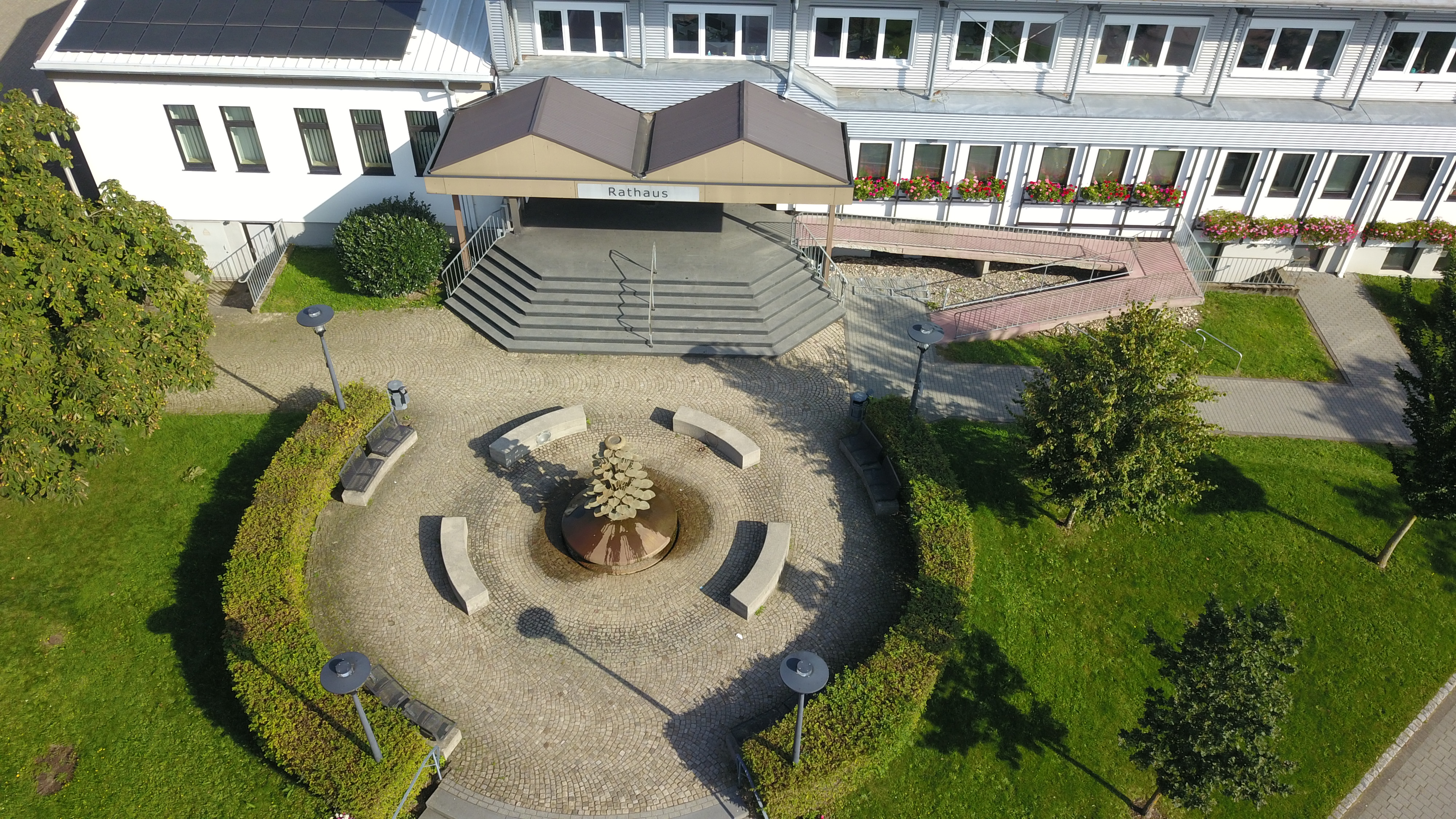 Rathauszugang von oben