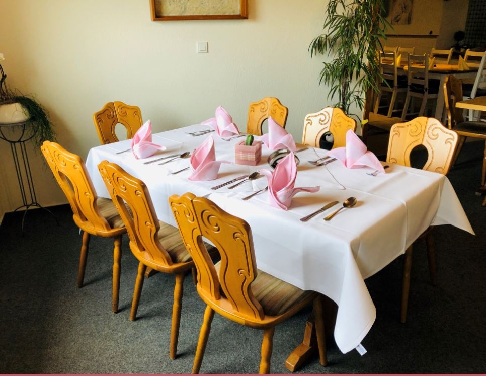 Gastraum - © Pension & Restaurant Haus zum Nöckel